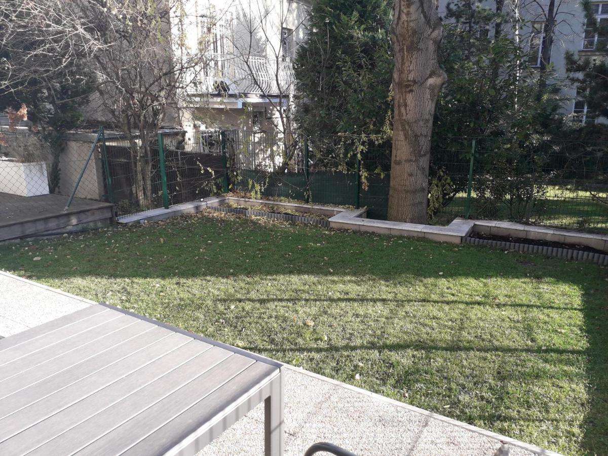 Ferienwohnung Cosy Flat In The Quiet Area With Own Garden, Free Parking And Direct Public Transport Link To The Centre Wien Exterior foto