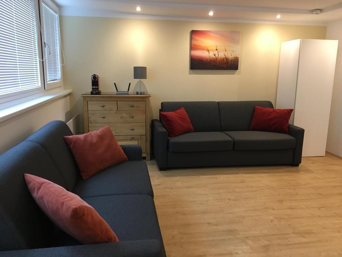 Ferienwohnung Cosy Flat In The Quiet Area With Own Garden, Free Parking And Direct Public Transport Link To The Centre Wien Exterior foto
