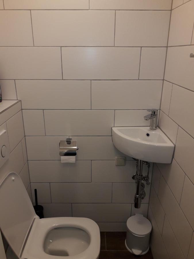 Ferienwohnung Cosy Flat In The Quiet Area With Own Garden, Free Parking And Direct Public Transport Link To The Centre Wien Exterior foto