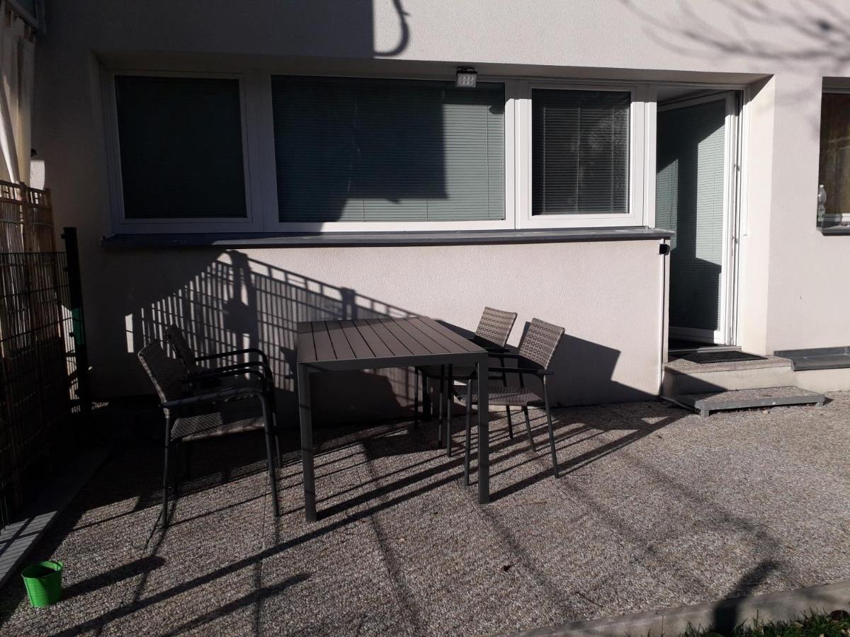 Ferienwohnung Cosy Flat In The Quiet Area With Own Garden, Free Parking And Direct Public Transport Link To The Centre Wien Exterior foto
